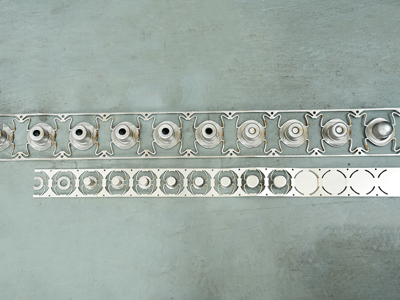 แถบวัสดุและแม่พิมพ์